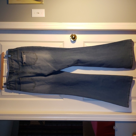 Ripped knee flare jeans - Picture 3 of 6